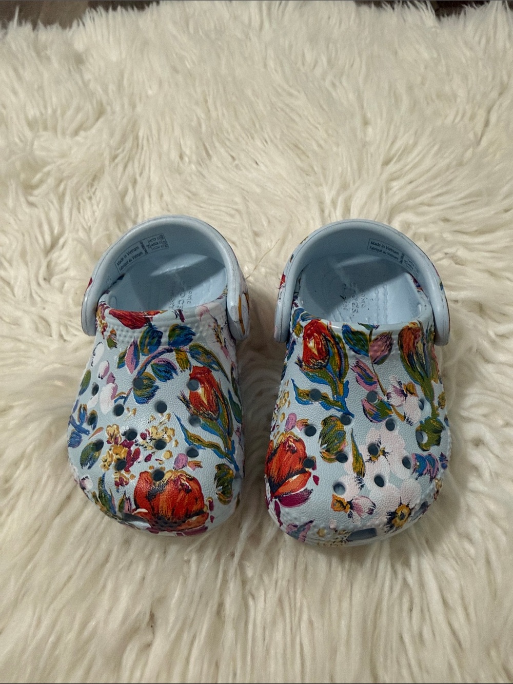 CROCS baby Floral Clogs in White with Multicolor Print Size
